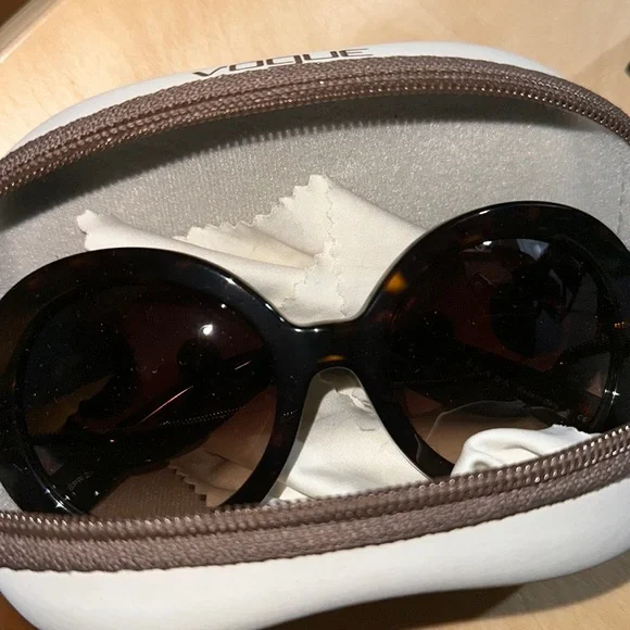 PRADA Baroque Sunglasses in Dark Tortoise display picture 1